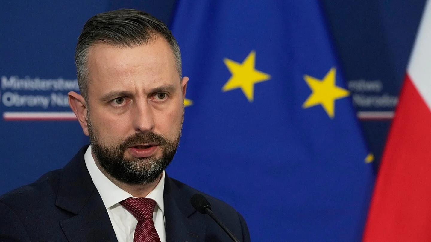 Глава МО Польши: Европе пора переводить оборонную промышленность на военные рельсы